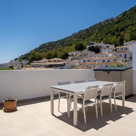 Modern Gem With Large Terrace And Sea Views