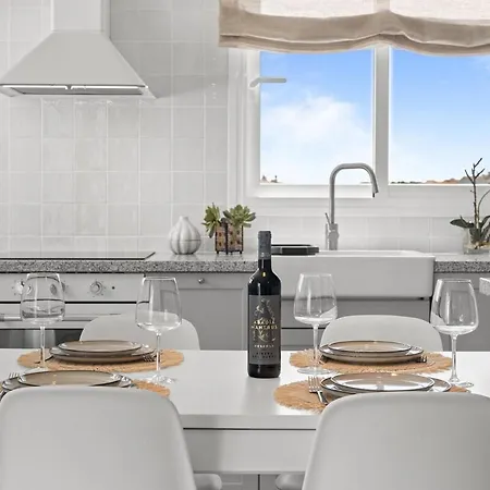 Apartment Modern Gem With Large Terrace And Sea Views *
