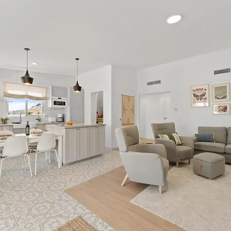 Modern Gem With Large Terrace And Sea Views *