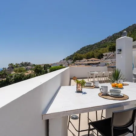 Modern Gem With Large Terrace And Sea Views *