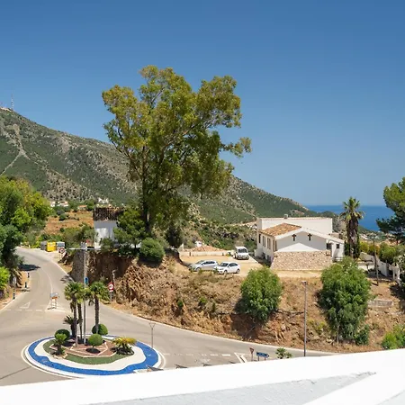 Apartment Modern Gem With Large Terrace And Sea Views *