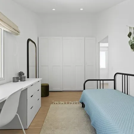 Modern Gem With Large Terrace And Sea Views 아파트 미하스
