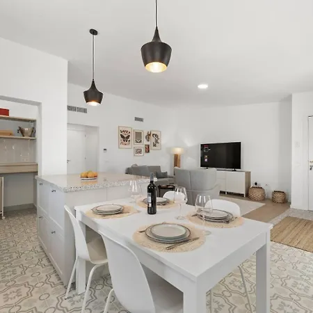 Modern Gem With Large Terrace And Sea Views * 미하스