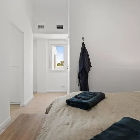 Modern Gem With Large Terrace And Sea Views *