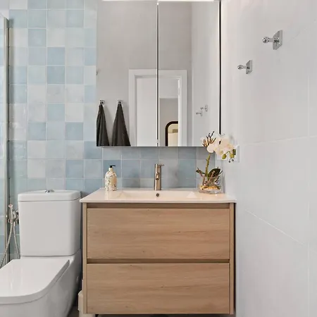 아파트 Modern Gem With Large Terrace And Sea Views