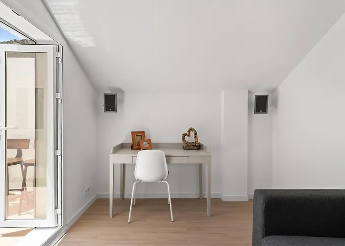 Modern Gem With Large Terrace And Sea Views Lägenhet *