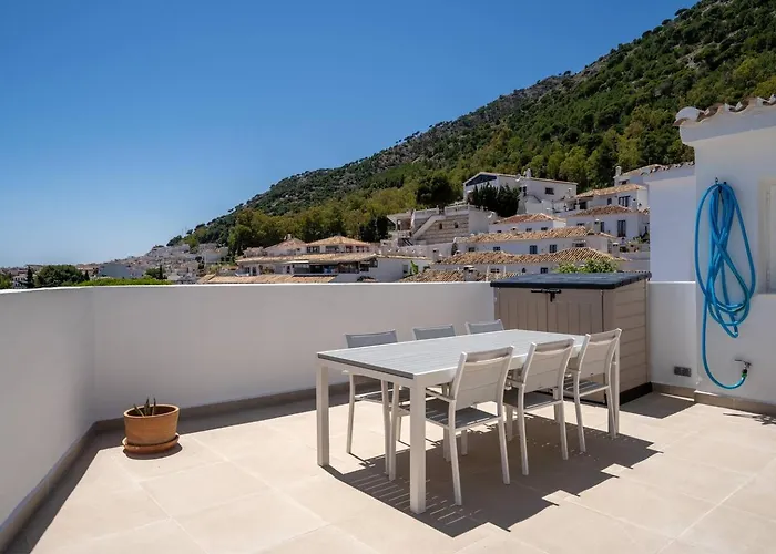 Modern Gem With Large Terrace And Sea Views *