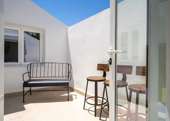 Modern Gem With Large Terrace And Sea Views Lägenhet