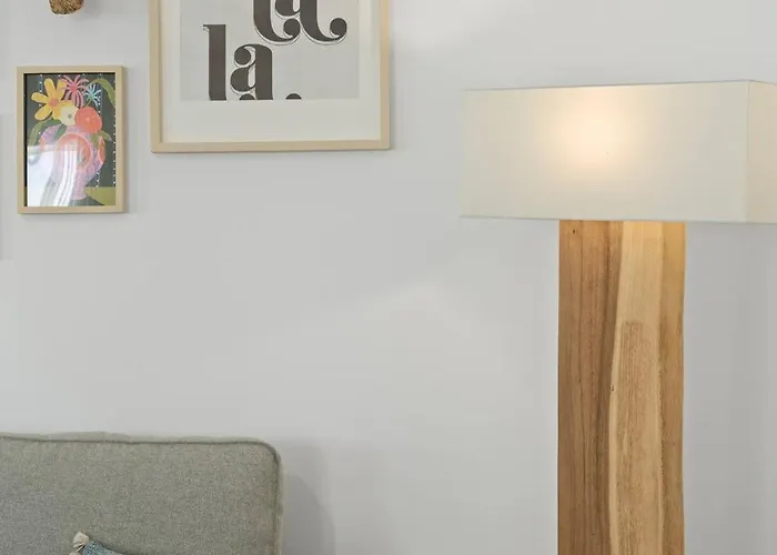 Modern Gem With Large Terrace And Sea Views Lägenhet