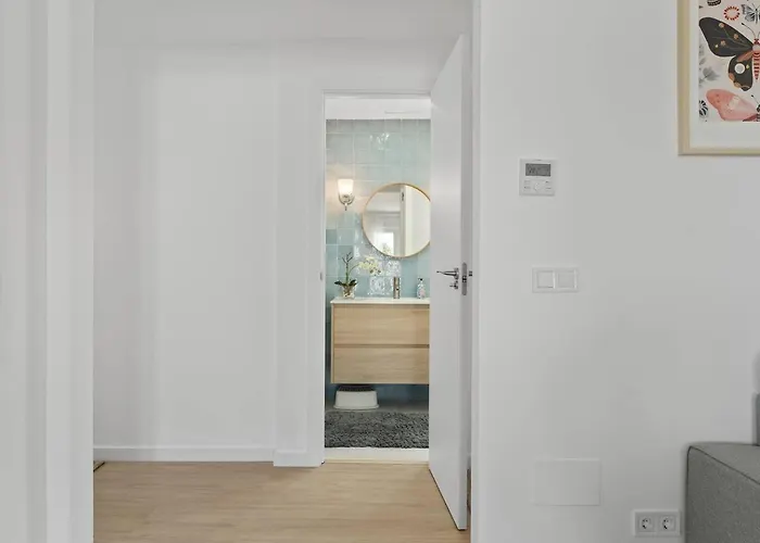 Modern Gem With Large Terrace And Sea Views Lägenhet